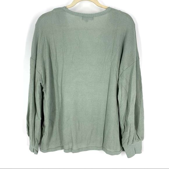 Lulus Waffle Knit Top V-Neck Sage Green Small NEW - Picture 2 of 6